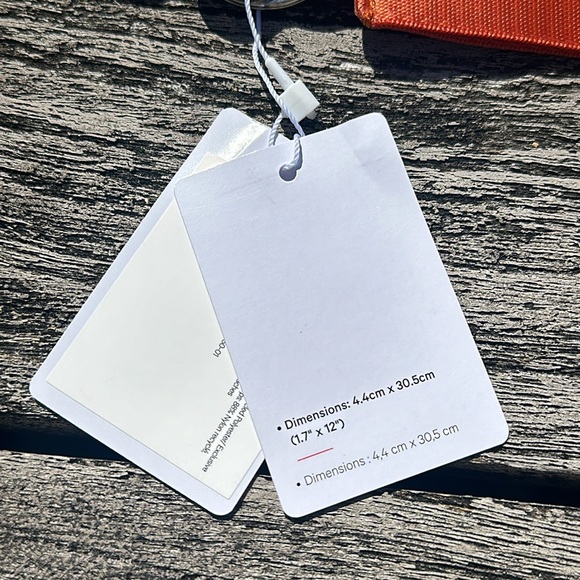 Lululemon Never Lost Keychain Burnt Apricot/Terra Orange NWT RARE 🧡 🍊🧡 - Picture 7 of 7